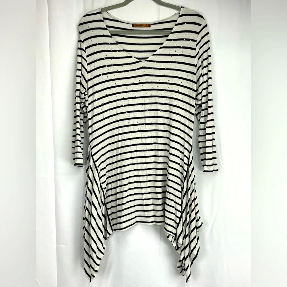 Belldini Womens Knit Top Size White & Black Silver Grommet V Neck Relaxed Size L